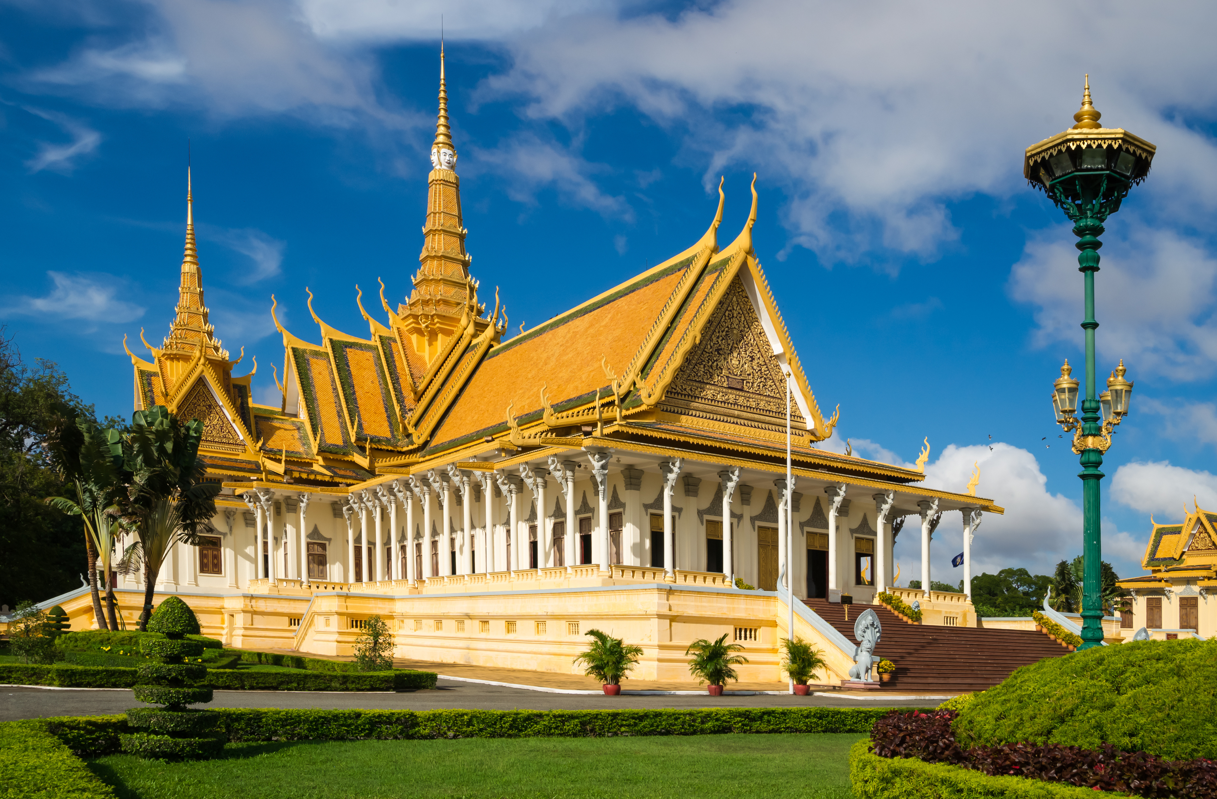 Det imponerende kongeslot i Phnom Penh