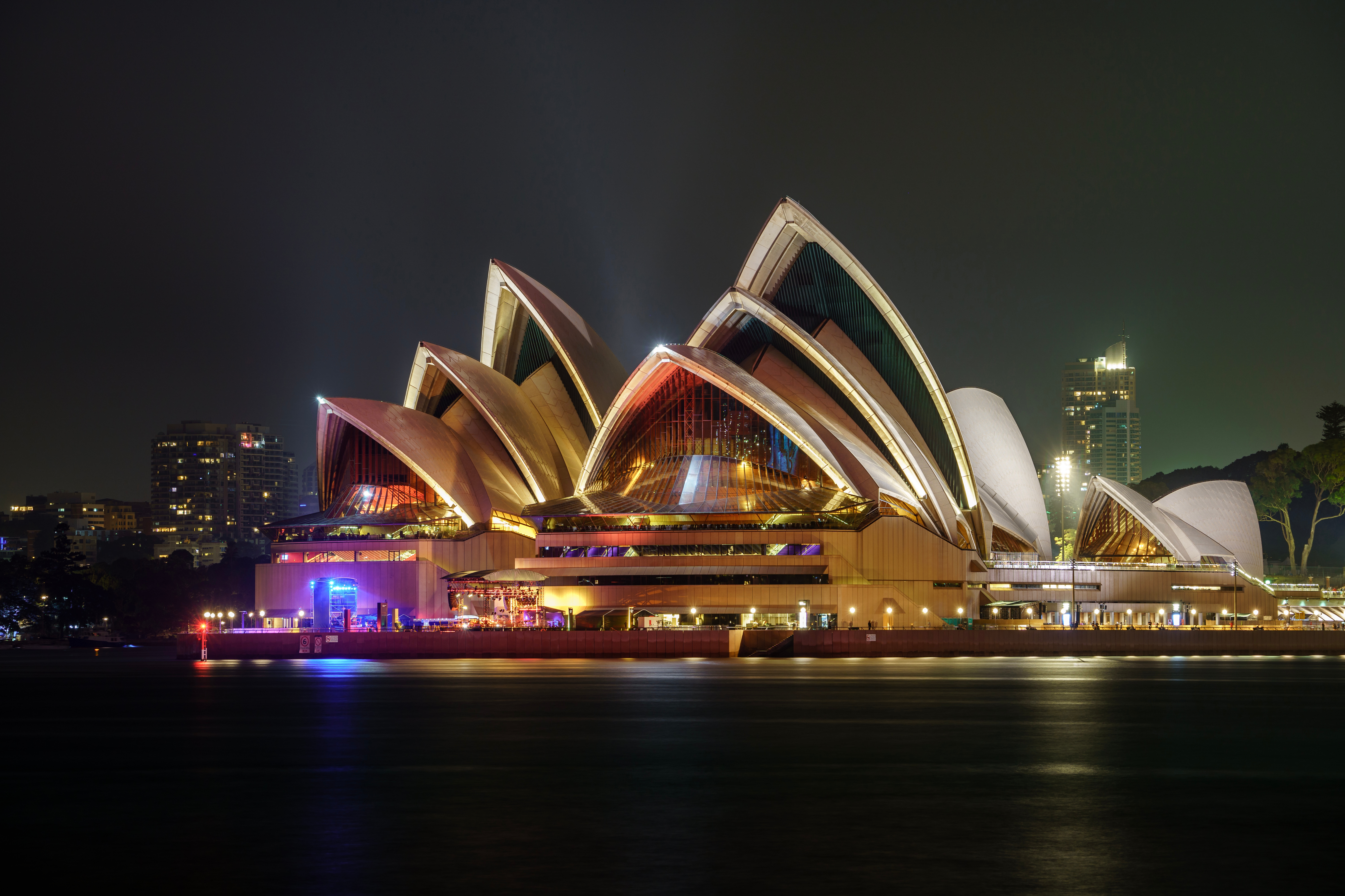 Sydney by night 